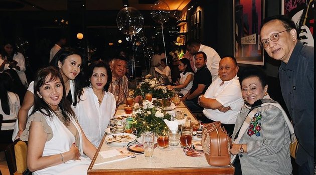 Portrait of Naysila Mirdad Celebrating Arfito Hutagalung's Birthday, Ririn Dwi Aryanti and Sammy Simorangkir are Present