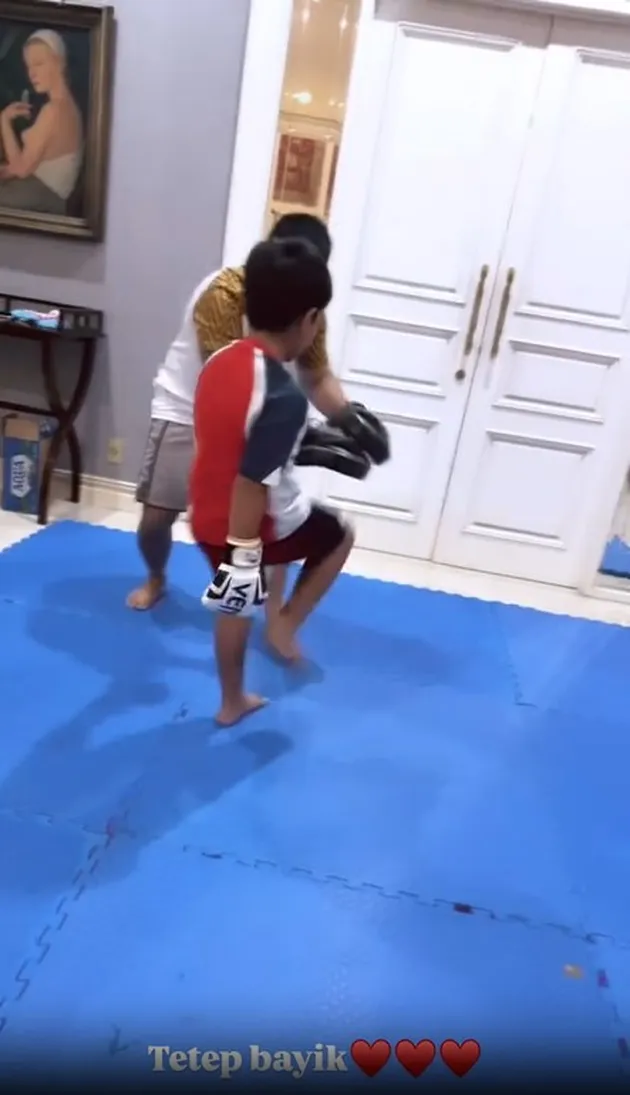 Potret Nia Ramadhani 