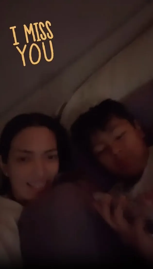 Potret Nia Ramadhani 