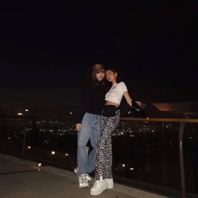 Niki Zefanya &amp; Lisa BLACKPINK