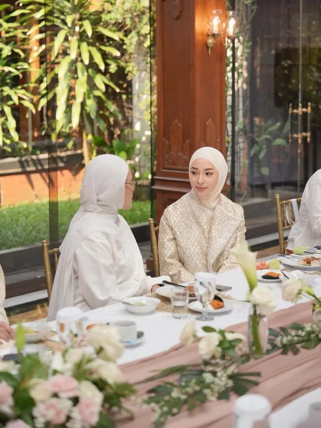 Nikita Willy tampil cantik pakai hijab