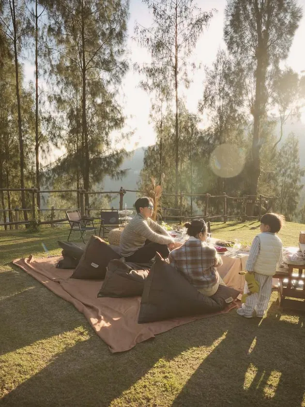 Nikita Willy dan keluarga kecilnya