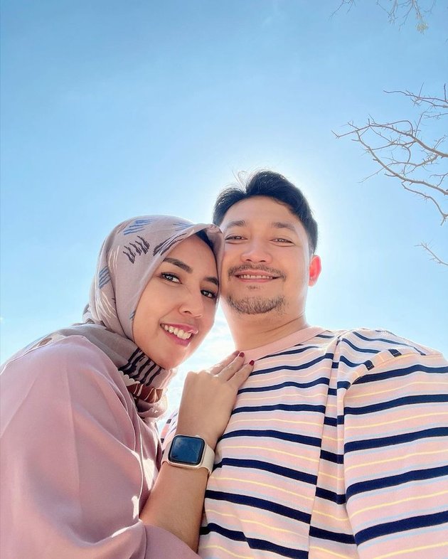 Portrait of Nurul Kamaria, Angga Wijaya's Wife who is Criticized for Being Old by Netizens, Former Husband Dewi Perssik's Response is Being Highlighted