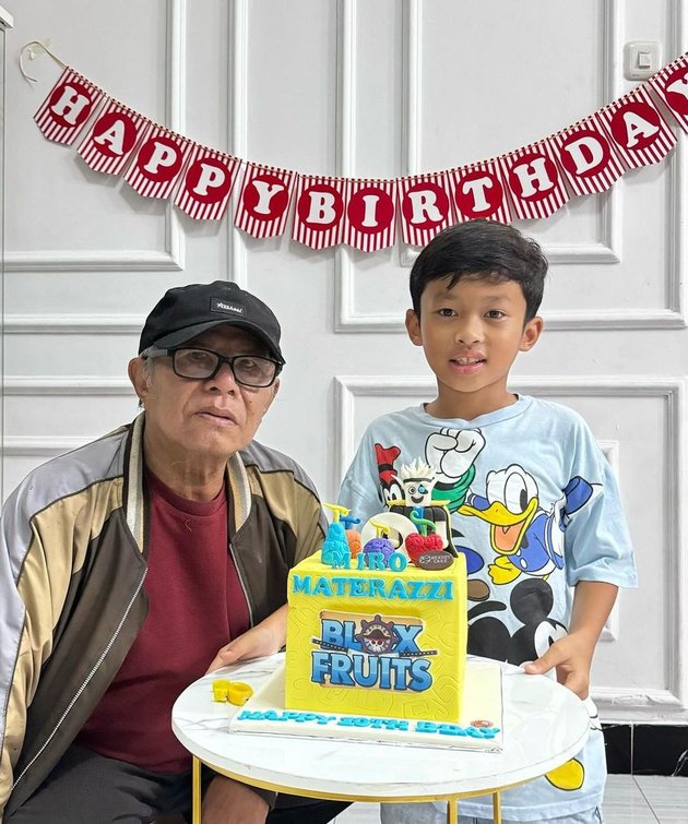 Portrait of Okie Agustina and Gunawan Dwi Cahyo Celebrating Their Child's Birthday, Still Close with Their Stepdaughter