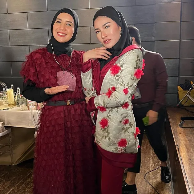 Tya Ariestya Hijab OOTD Kerudung 