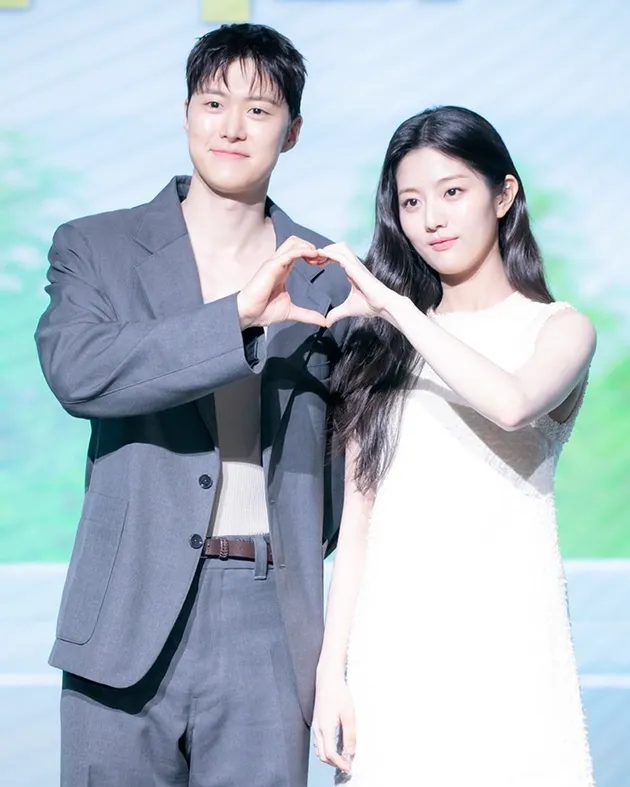 Potret Para Pemain Drama Korea LOVE UNTANGLED di Konferensi Pers