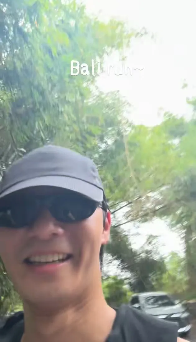 Park Seo Joon lari saat Liburan di Bali