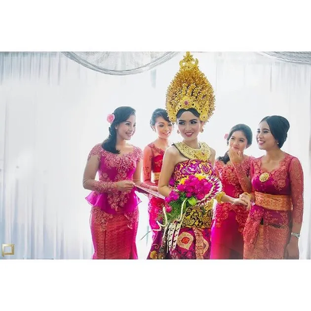 kadek devi, dewa yoga