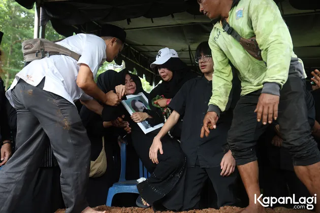 Karina Ranau dibopong keluarga