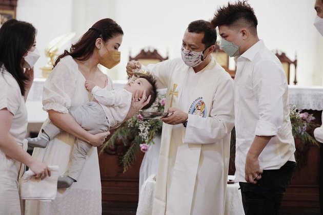 Portraits of Dante, Chelsea Olivia and Glenn Alinskie's Child Baptism, Sacred All in White - First Time Happily Going to Church