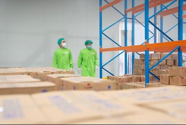 Portrait of the Appearance of Ruben Onsu's Bensu Nutrindo Factory, Checking Goods in a Super Wide Warehouse!