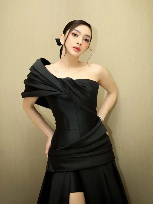 Aksesori Angel Karamoy Sederhana Tapi Mewah