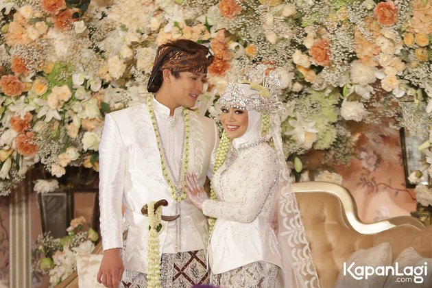 Portrait of Lesti Kejora's Appearance at the Wedding Ceremony, Her Beauty is Astonishing and Elegant in a White Kebaya