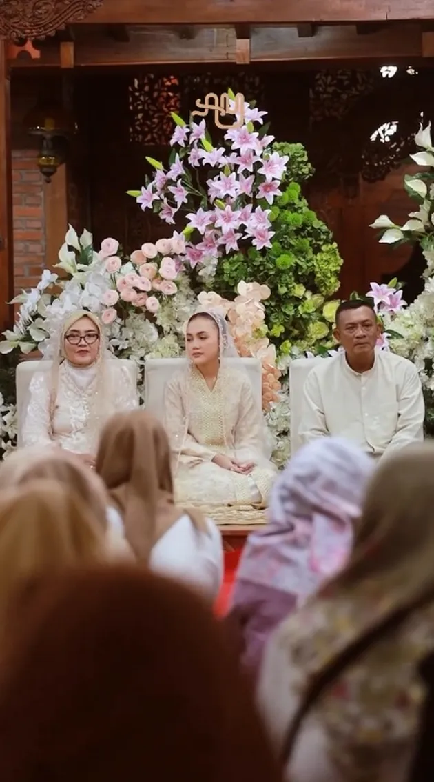 Yosika Ayumi bersama ayah dan ibunya