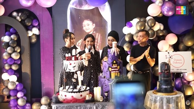 Portrait of Bilqis Ayu Ting Ting's 9th Birthday Celebration, Dressing Up as Wednesday Addams
