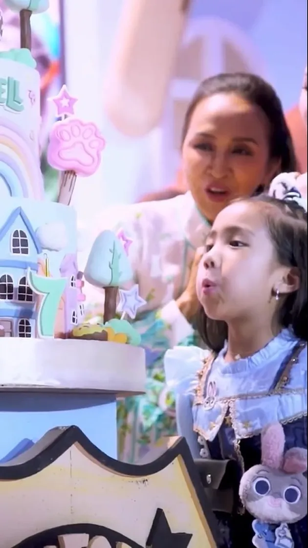 Suasana Hangat di Perayaan Ulang Tahun Briell