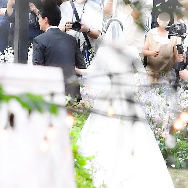 Portrait of Jang Nara's Beautiful Wedding in a White Dress, Filled with Happiness Like a Scene in a Korean Drama