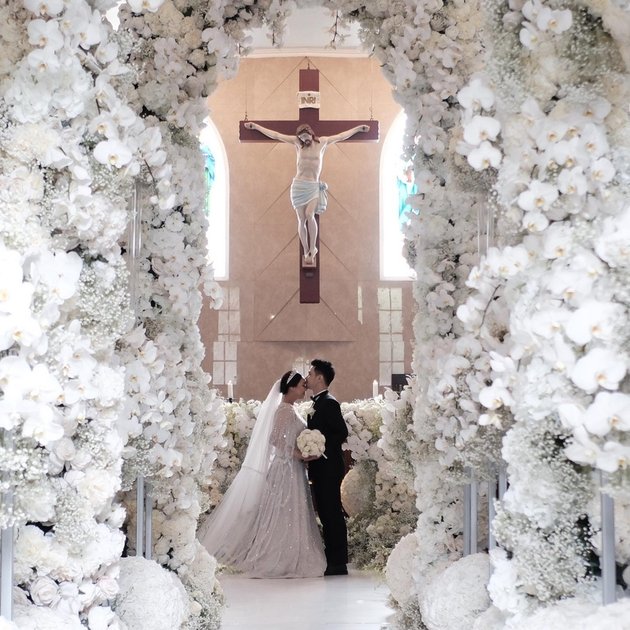 Portrait of Sisca Kohl and Jess No Limit's Wedding Finally Revealed, Luxurious and Romantic