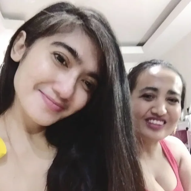 revi mariska dan lina mukherjee