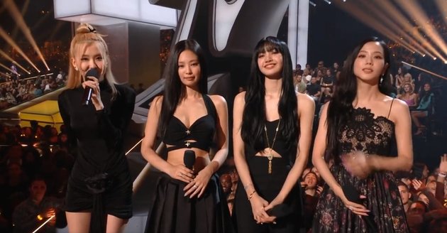 Portrait of BLACKPINK's Charm at VMA 2022, 'Pink Venom' Stage Act - Lisa Brings Home 'Best K-Pop' Trophy