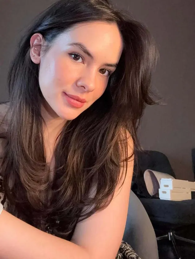 Steffi Zamora kembali pakai makeup