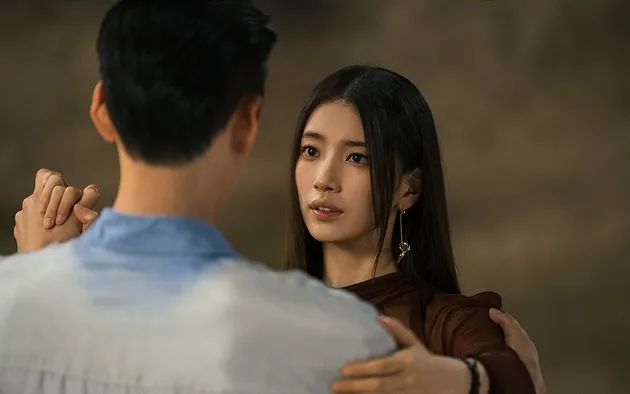 Suzy dan Kim Woo Bin Berdansa