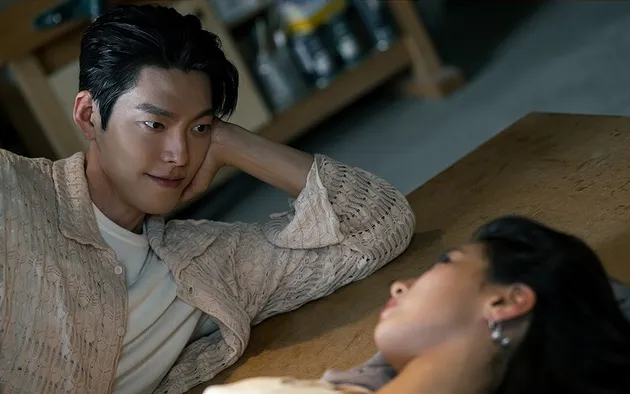 Tatapan Mata Suzy dan Kim Woo Bin