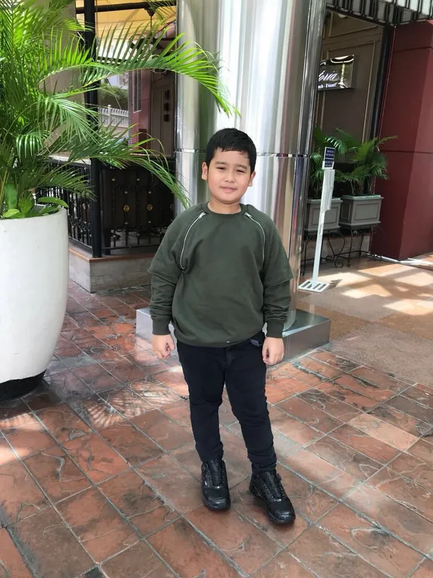 Putra Inul kini sudah makin besar.