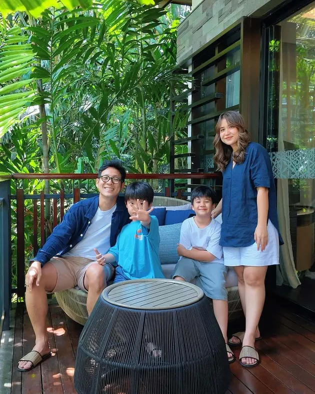 Potret Putri Titian dan Junior Liem Ajak Anak Liburan di Puncak