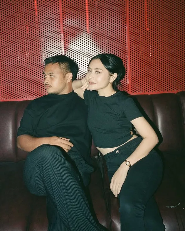 Potret Raja sang Adik Prilly Latuconsina 