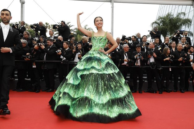 Portrait of Raline Shah's Stunning Appearance on the Cannes 2022 Red Carpet, Beautifully Graceful like a Princess