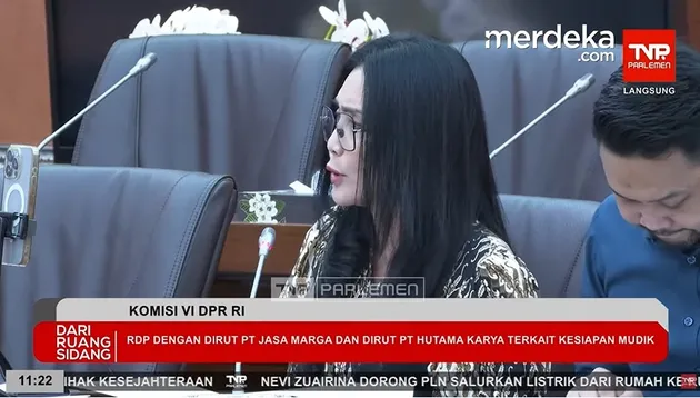  Rieke Diah Pitaloka Menangis