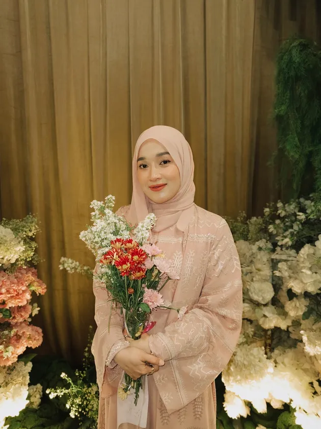 Ririe Fairus tunangan