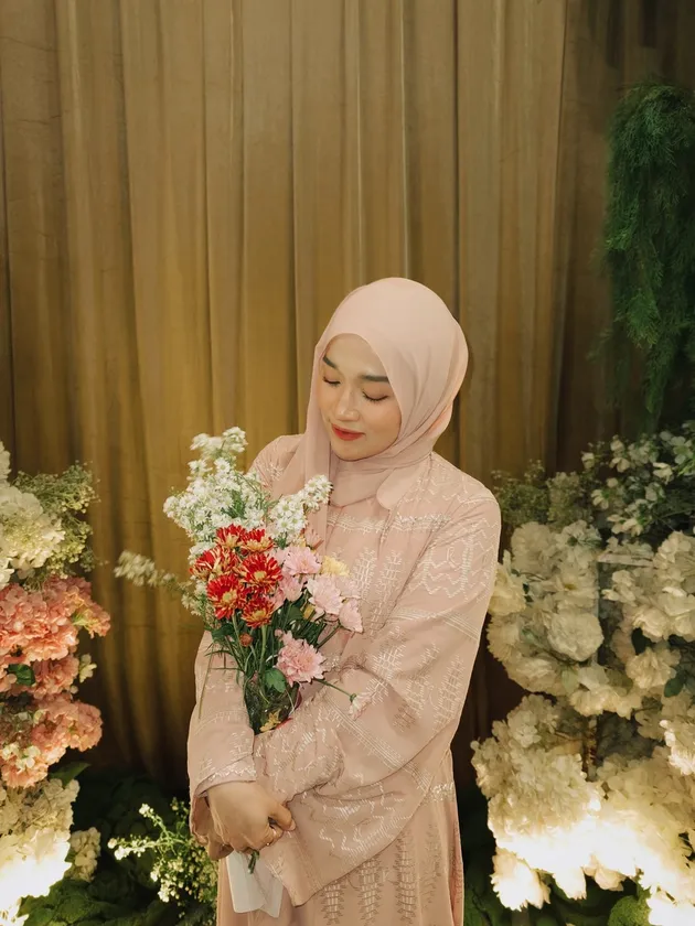 Ririe Fairus dekorasi bunga