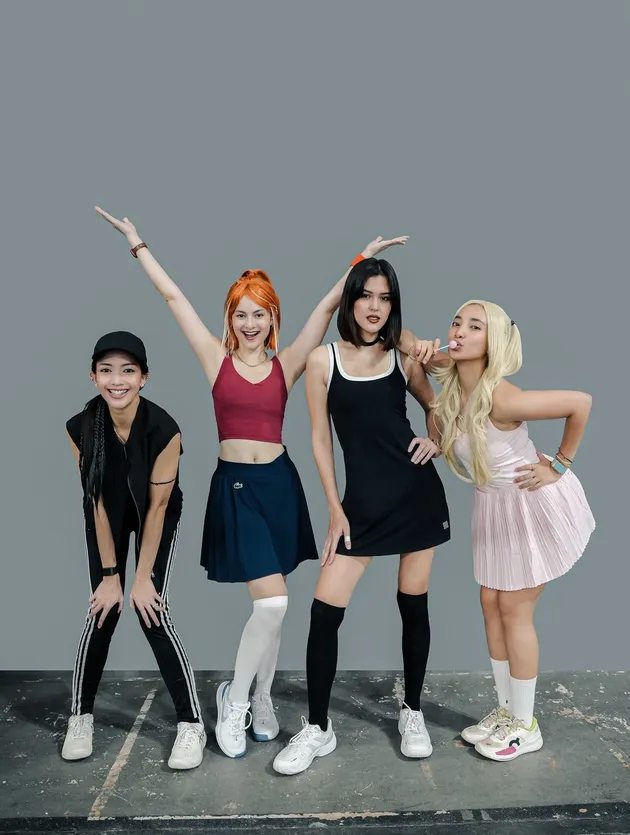 Ririn Dwi Ariyanti dan sahabat cosplay spice girl