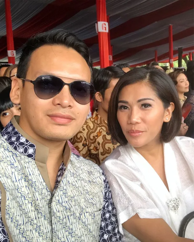 Potret Romantis Ben Joshua dan Istri
