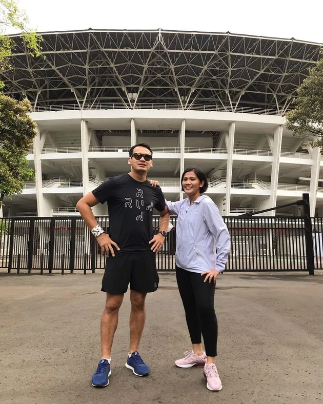 Potret Romantis Ben Joshua dan Istri