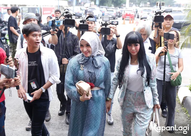 Roro Fitria Perhiasan warisan ibu maling