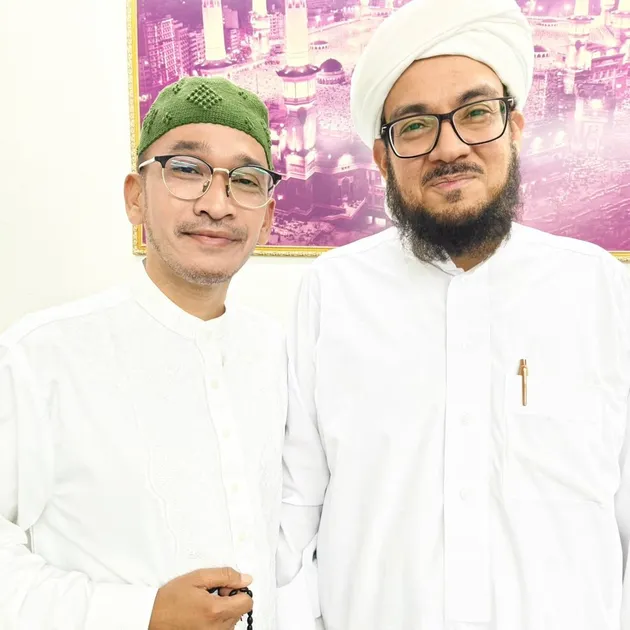 Abuya Sayyid Ahmad Almalikiy foto bareng Ruben Onsu