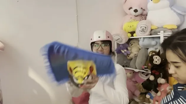 Tempat penyimpanan hadiah dari fans di studio niken salindry