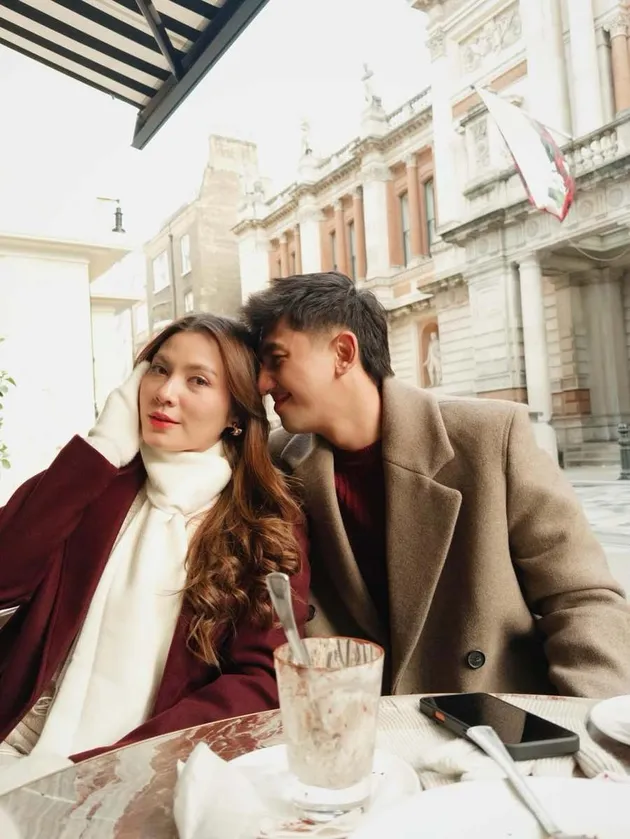 Harris Vriza dan Haviza Devi Anjani Liburan Berdua