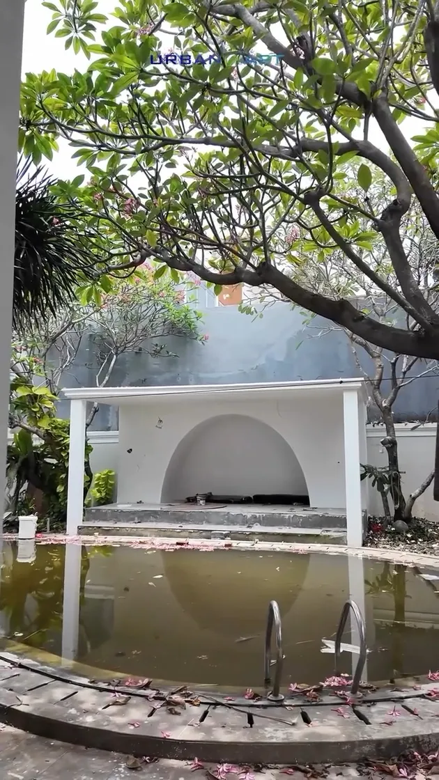 kolam renang Rumah Chua Kotak setelah direnovasi