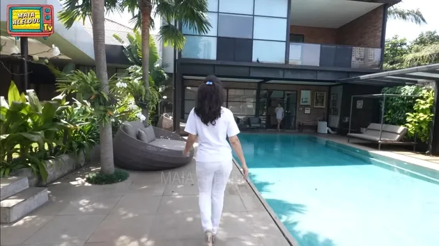 Potret Kolam Renang di Rumah Maia Estianty