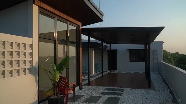 Portrait of Verrell Bramasta's Finished Luxury House, Modern Industrial Style - Worth 20 Billion Rupiah