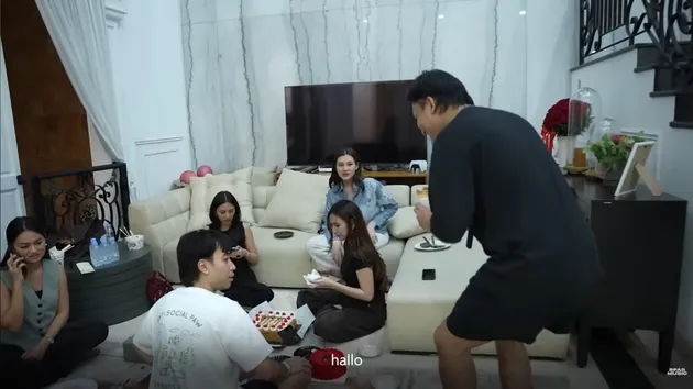 Sofa dan Perabot Ruang Tamu