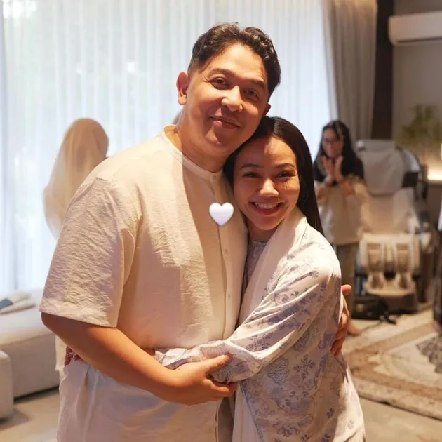 Yura Yunita &amp; Donne Maula tempati rumah baru renov