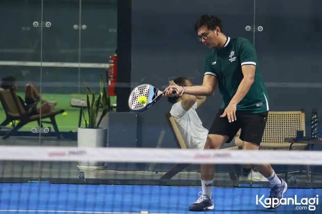 Selebriti Pria Main Padel Bareng