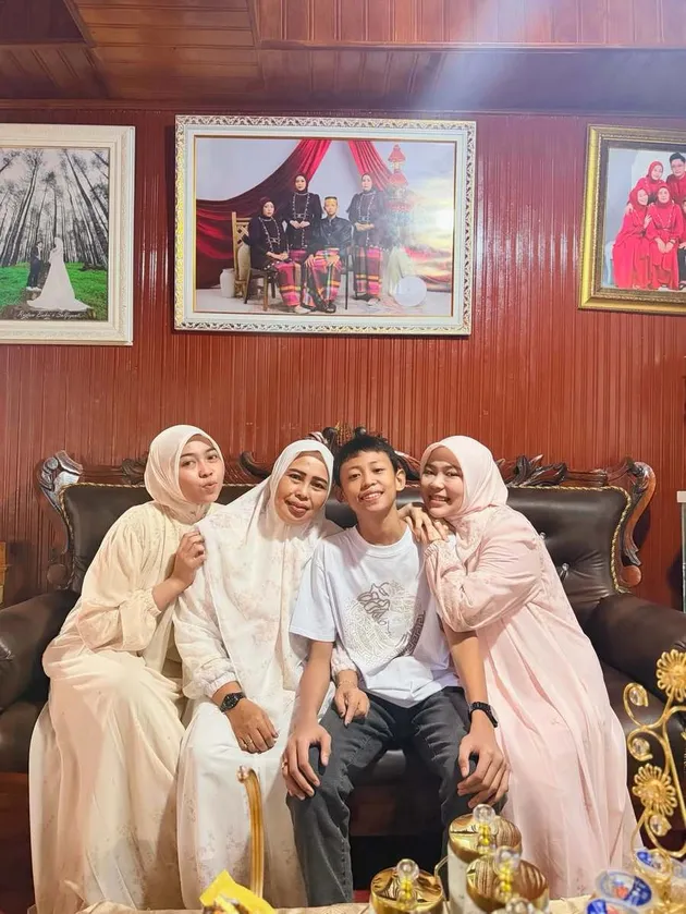 Selfi Yamma pulang kampung.