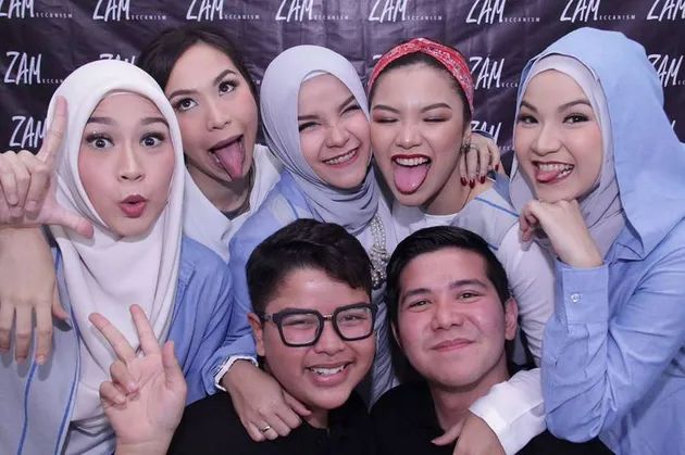 Zaskia Adya Mecca dan Keluarga