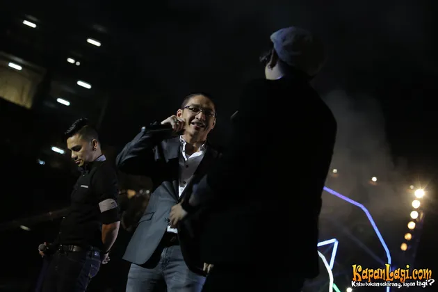 Mereka pun menghibur para penonton lewat lagu barunya, Pogo.